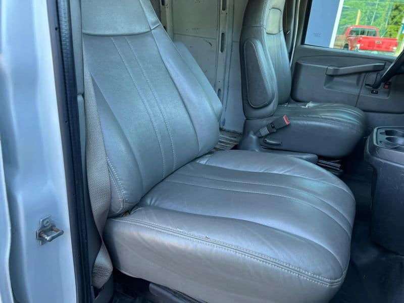 2020 GMC Savana 2500 Cargo Regular Van 3D - Image 5