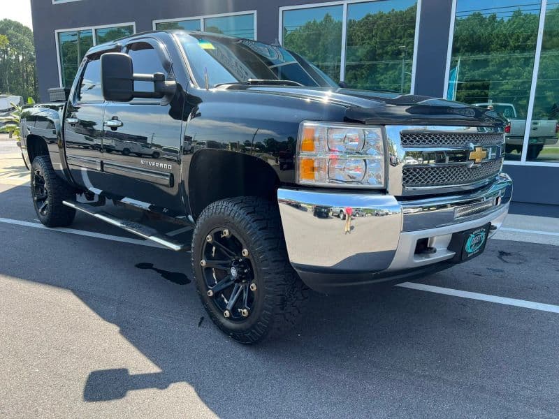 Photo 4 of 2013 Chevrolet Silverado 1500 Crew Cab LT Pickup 4D 5 3/4 ft
