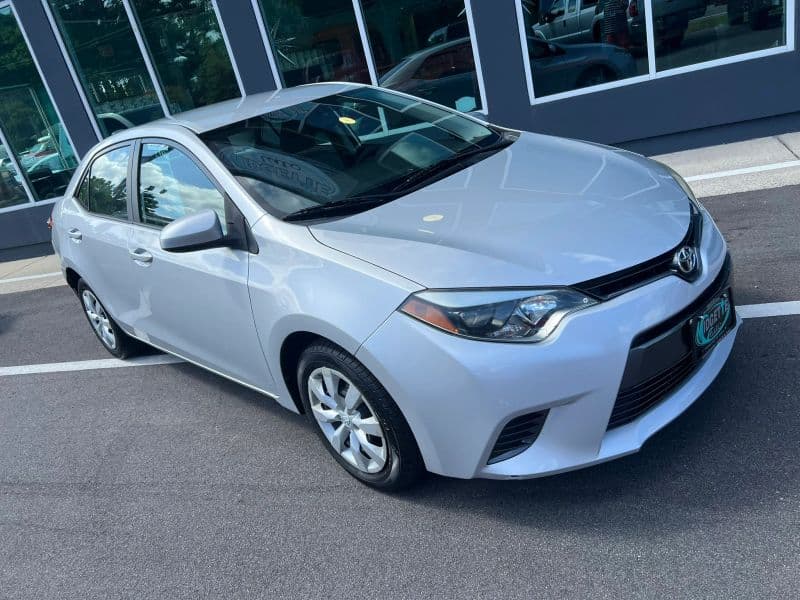 2016 Toyota Corolla LE Sedan 4D - Image 4